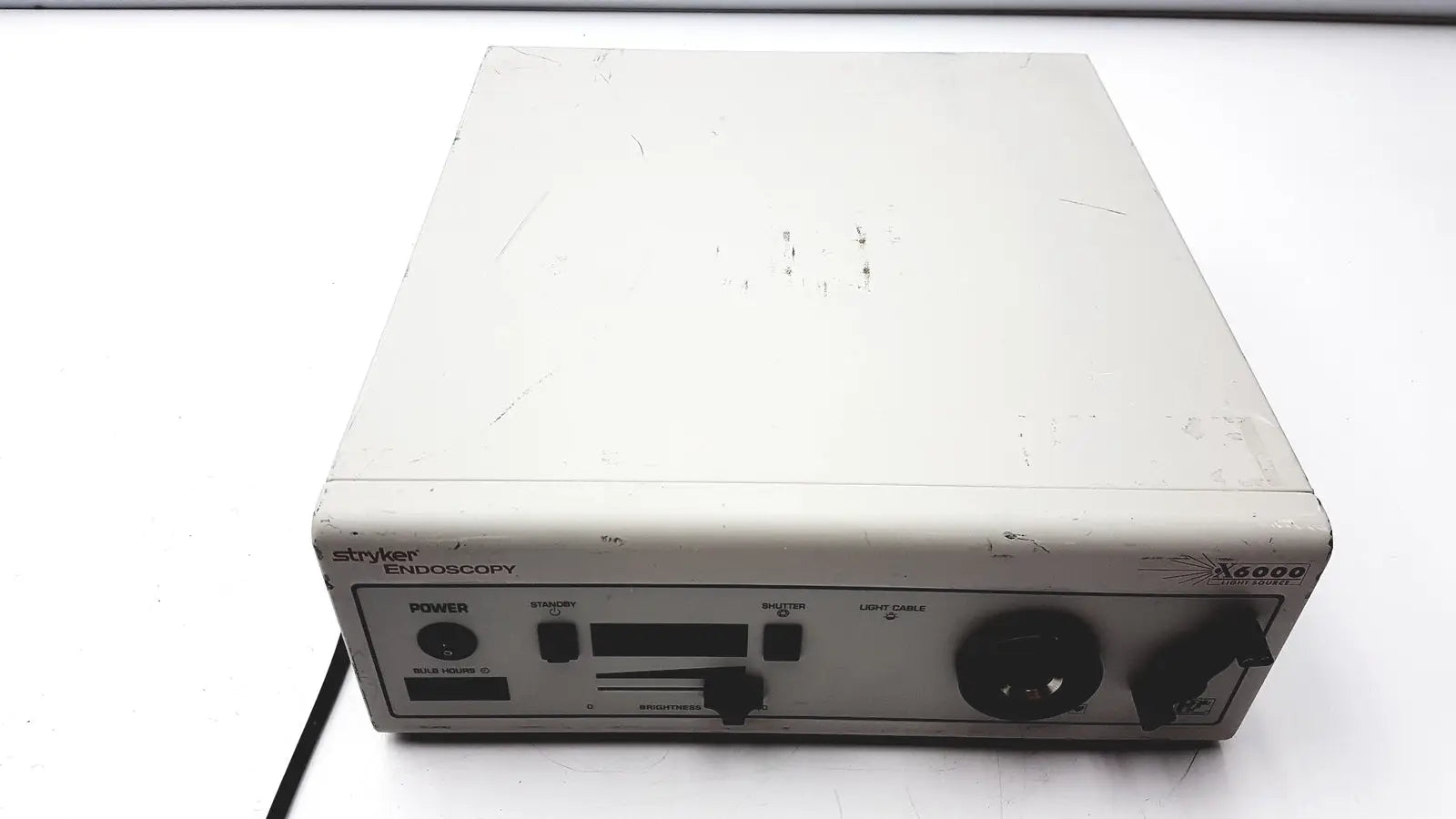 Reuse Medical Stryker Endoscopy x6000 Light Source 220-185-000 Fiber Optic Illuminators/Light Sources, second-hand product photo 1