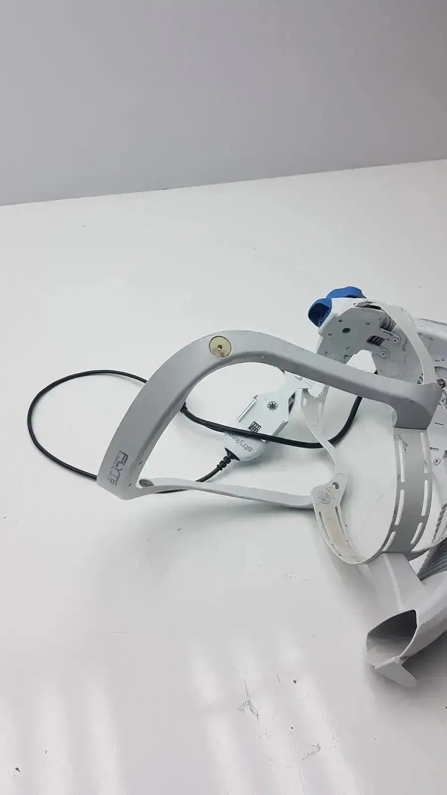 Stryker FLYTE Helmet Ref. 0408-600-000 Surgical Helmet, as-is (for parts) product photo 4