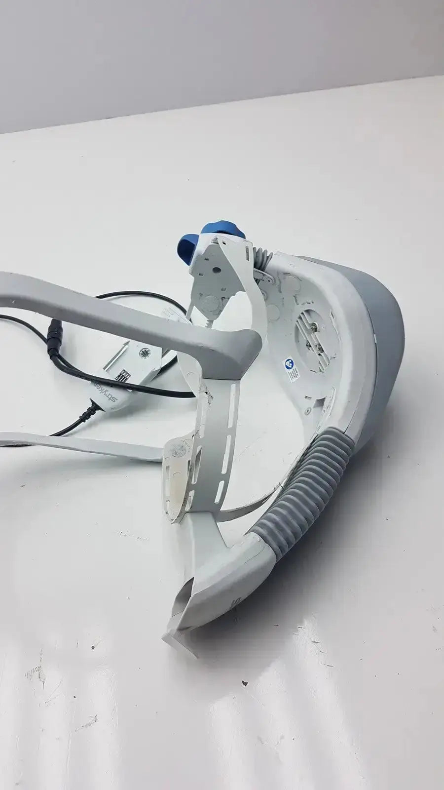 Stryker FLYTE Helmet Ref. 0408-600-000 Surgical Helmet, as-is (for parts) product photo 3