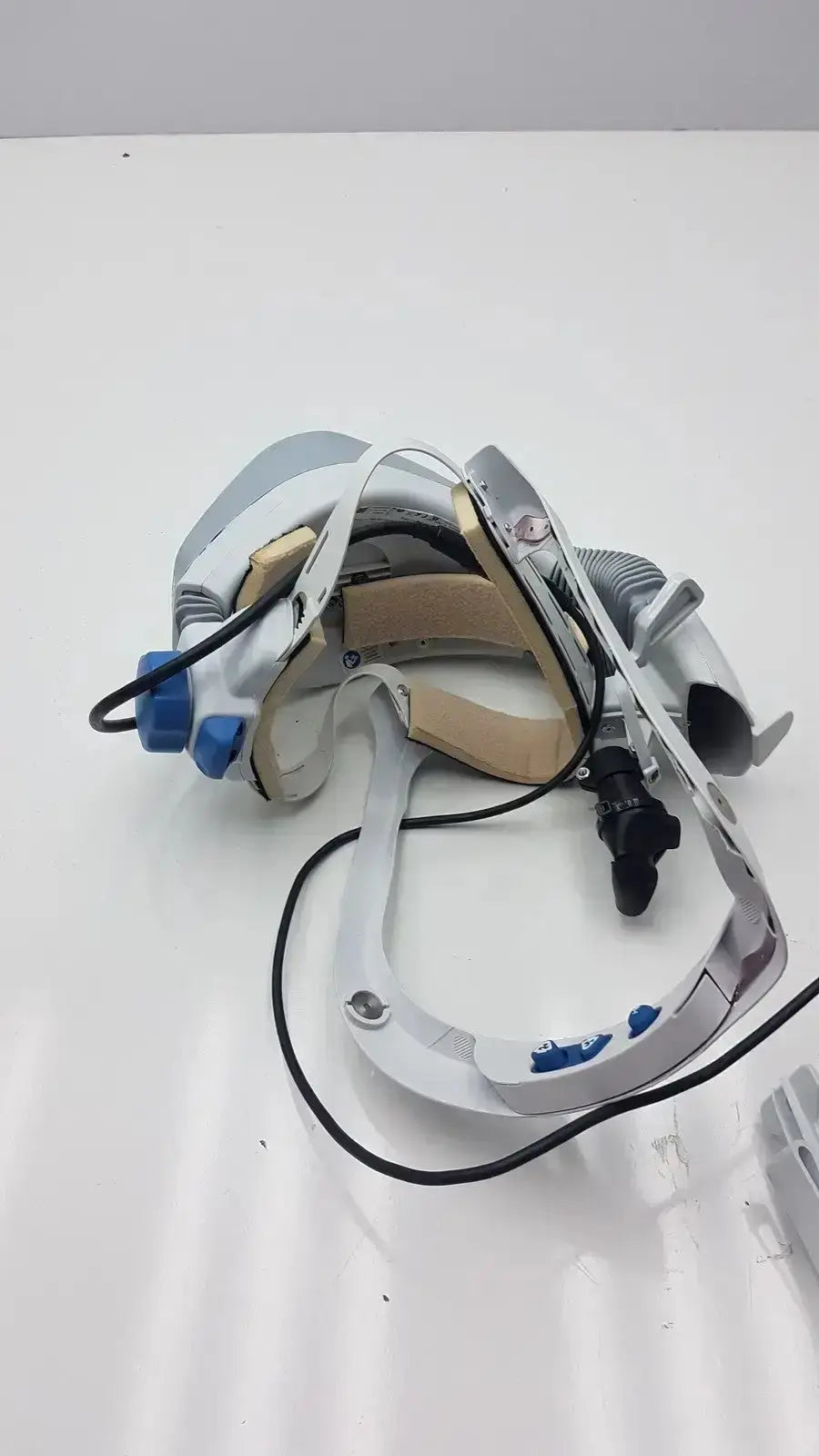 Stryker FLYTE Helmet Ref. 0408-645-000 Surgical Helmet, as-is (for parts) product photo 1