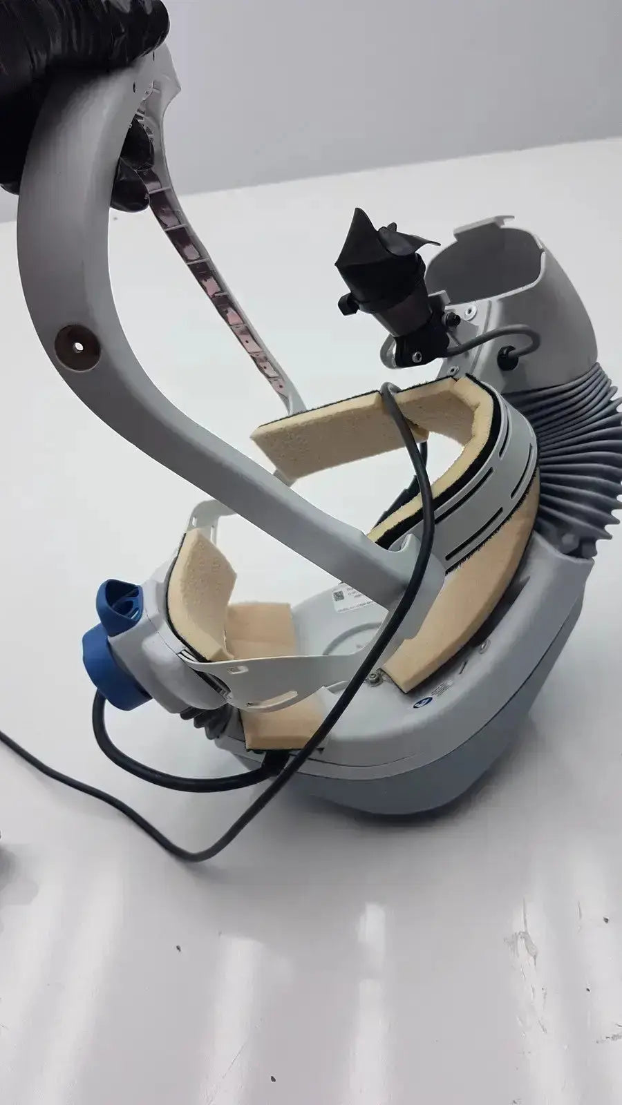 Stryker FLYTE Helmet Ref. 0408-645-000 Surgical Helmet, as-is (for parts) product photo 4