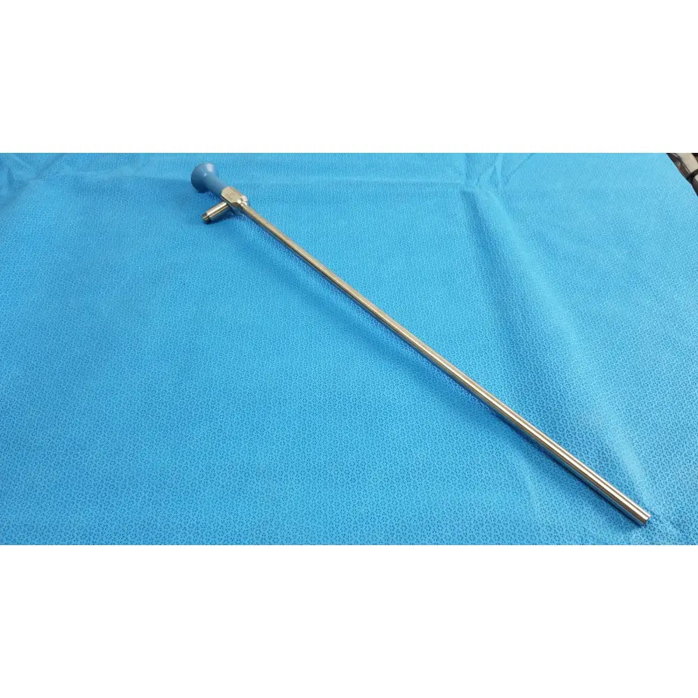 Silver surgical endoscope with blue-tipped handle and metallic shaft from stryker lot autoclavable 134ºc scope set