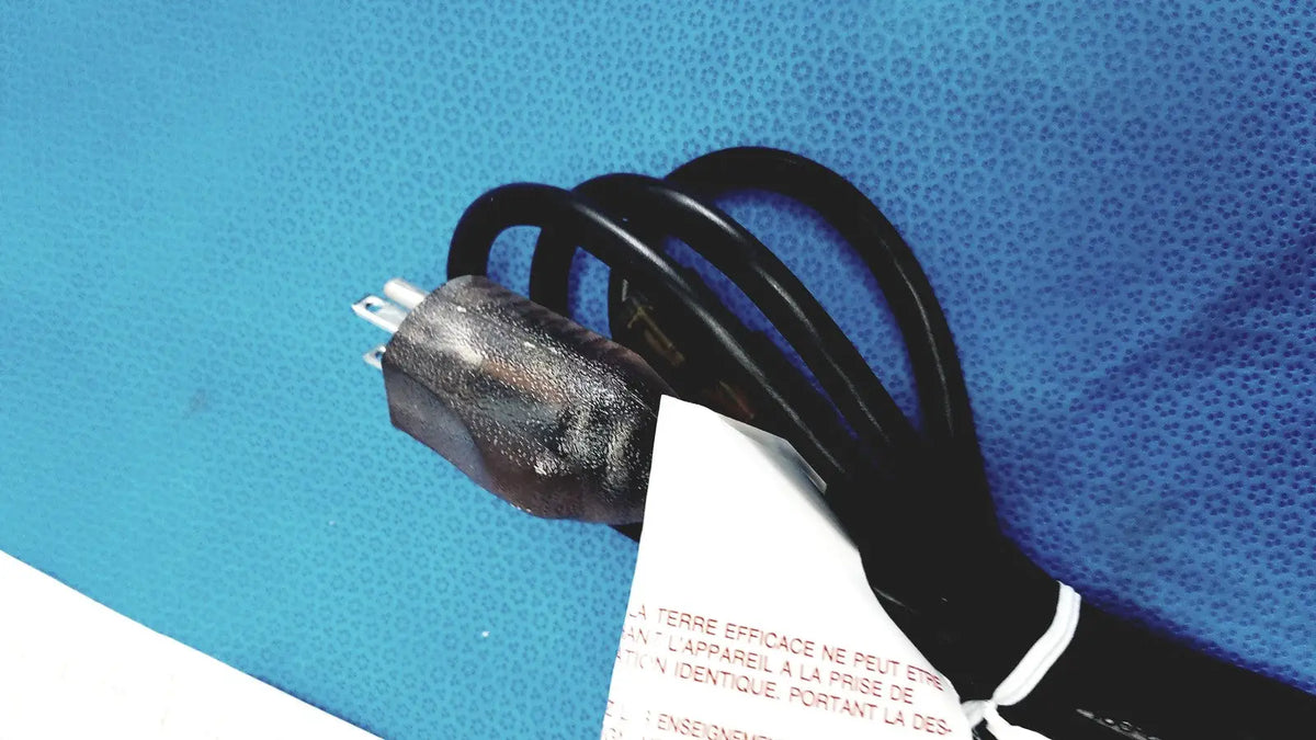 Black power cord with three-prong plug and textured rubberized grip for stryker suite stream hd codec 0678001200