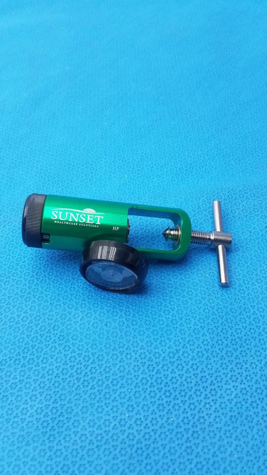 Reuse Medical Sunset Brass Integral 50 PSI 0-15 L/min O2 Regullator Model RES043 Other Healthcare, Lab & Dental, second-hand product photo 1