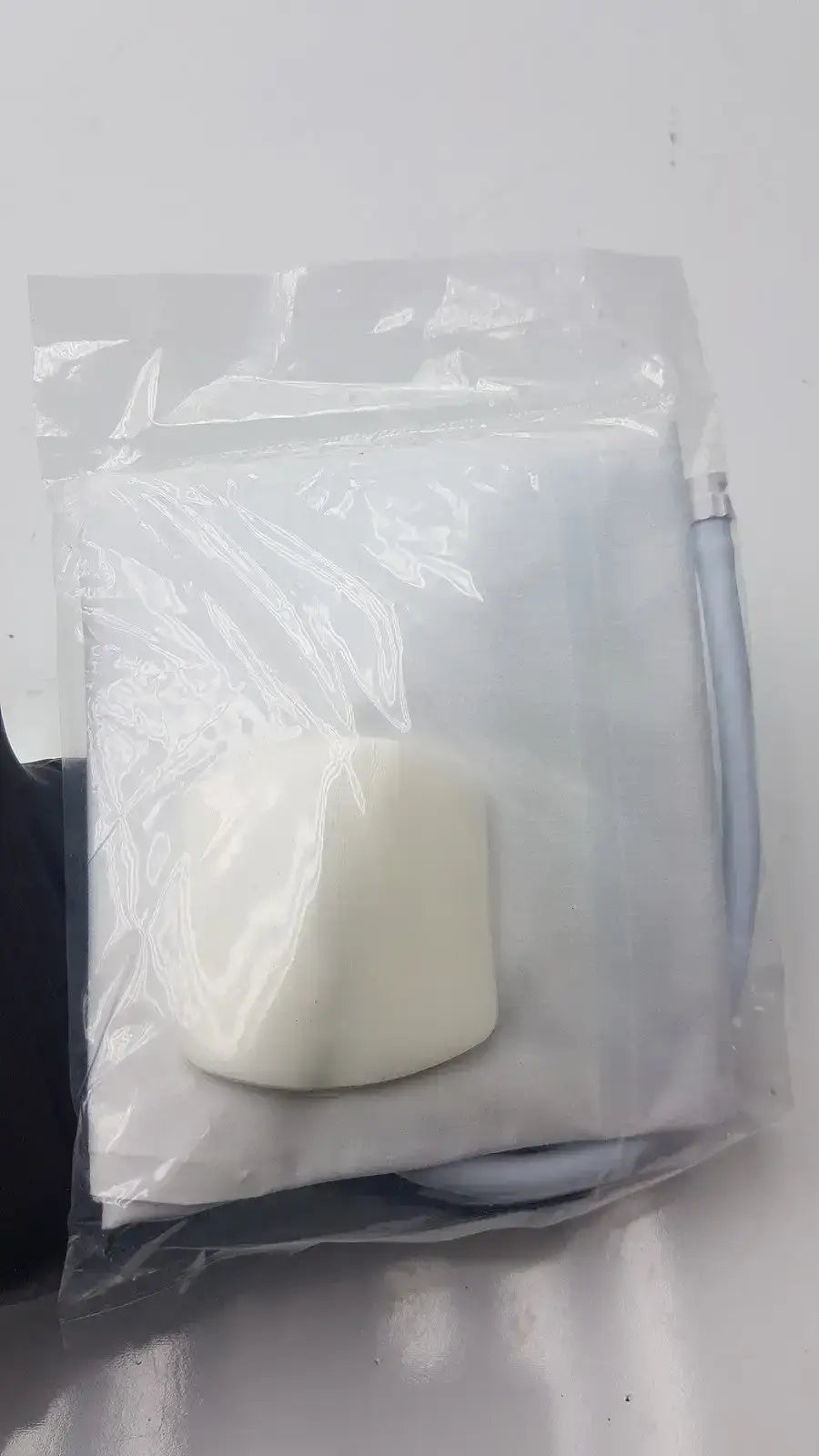 SunTech Medical Single Patient Use Kit Disposable Blood Pressure Cuff 98-0700-02 Blood Pressure Cuff, new product photo 3