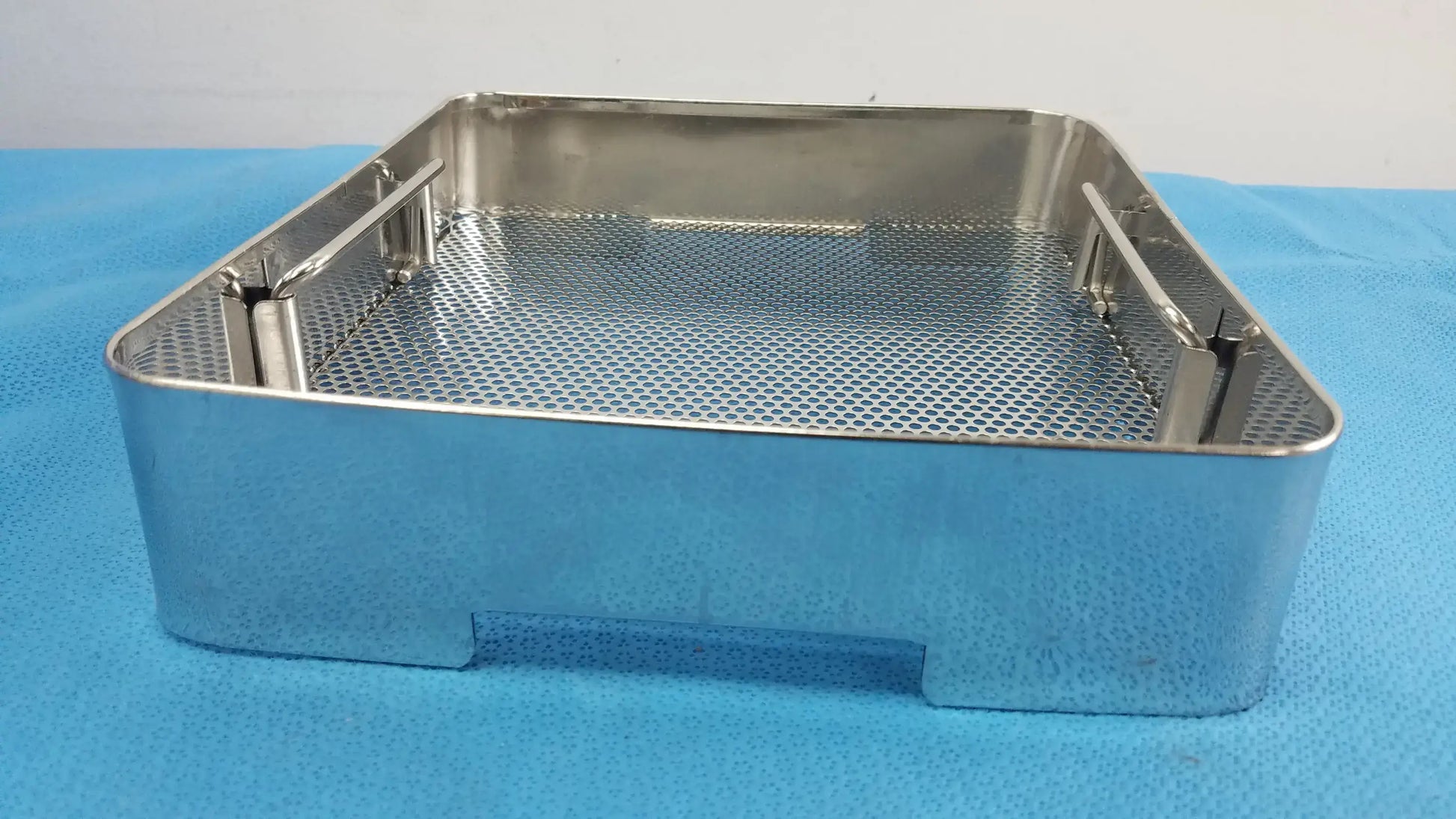 Reuse Medical Equipment Surgical Instrument Storage & Sterilization Tray Surgical Instrument Storage and Sterilization Tray, second-hand product photo 1