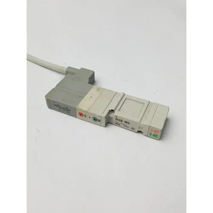 SMC SV1A00-5W4U Solenoid Valve SV1A005FU Solenoid Valve, second-hand product photo 3