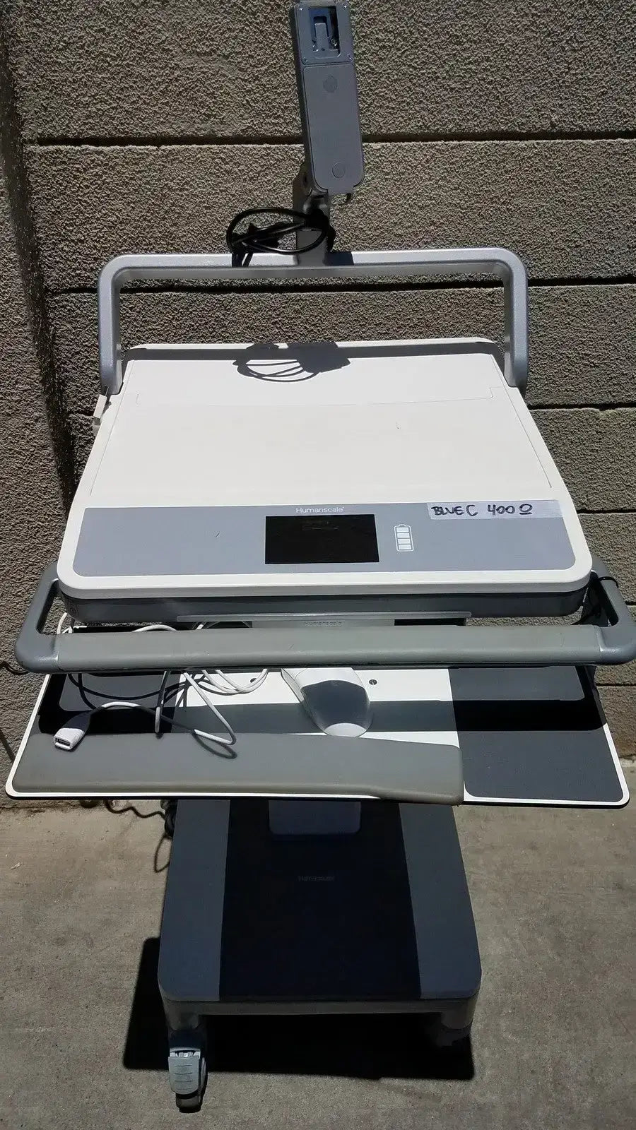 T7 Powered Technology Cart Mobile Medical Workstation with Power Supply Mobile Medical Workstation, second-hand product photo 1