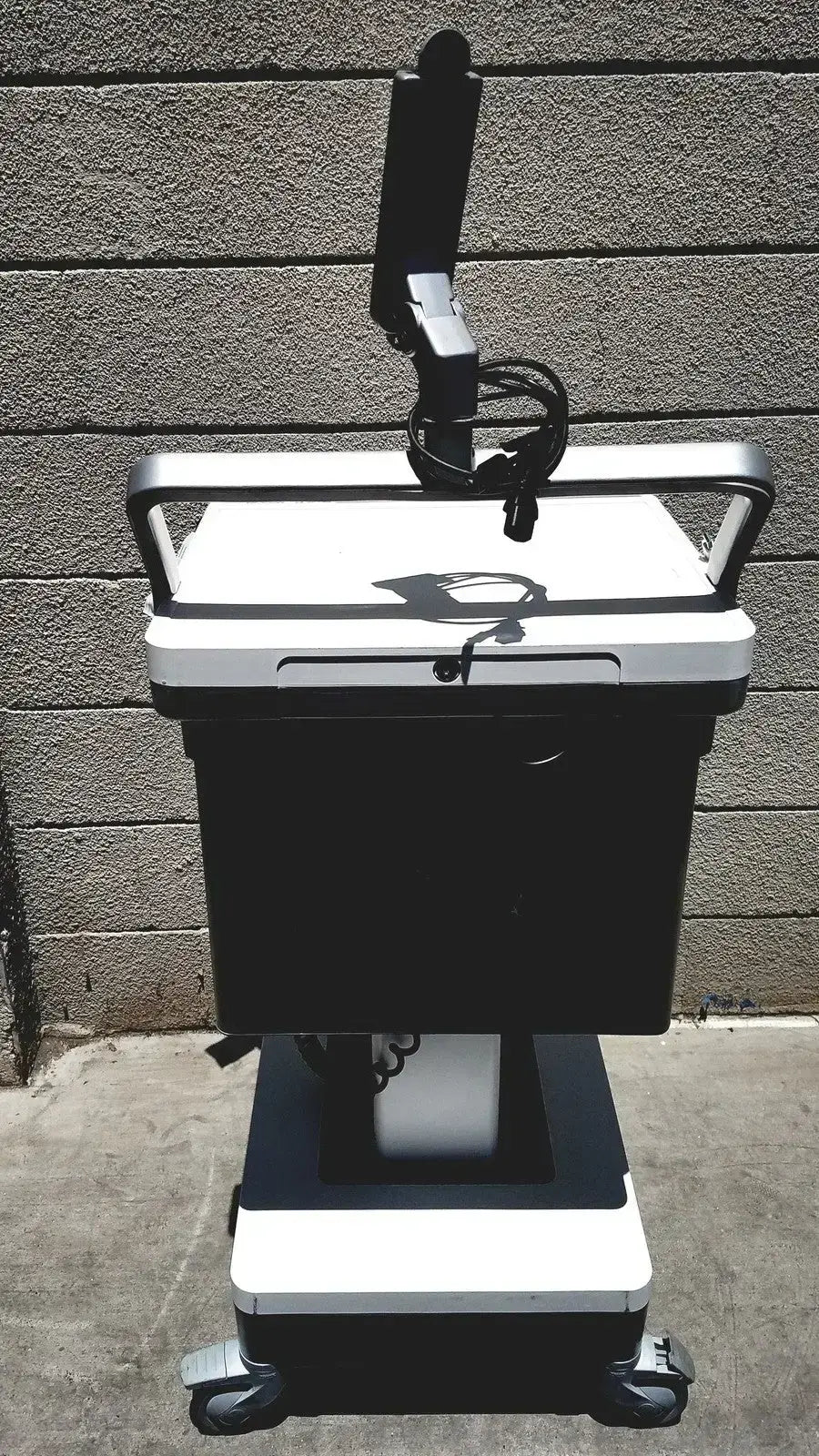 T7 Powered Technology Cart Mobile Medical Workstation with Power Supply Mobile Medical Workstation, second-hand product photo 4
