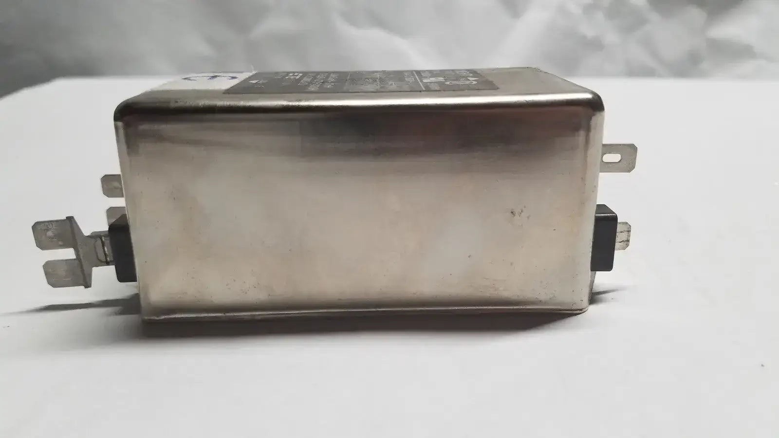 TE CONNECTIVITY 10EHT1 F7667 10 A 120 250 Volt EMI Filter 10 AMP EMI Filter, second-hand product photo 3