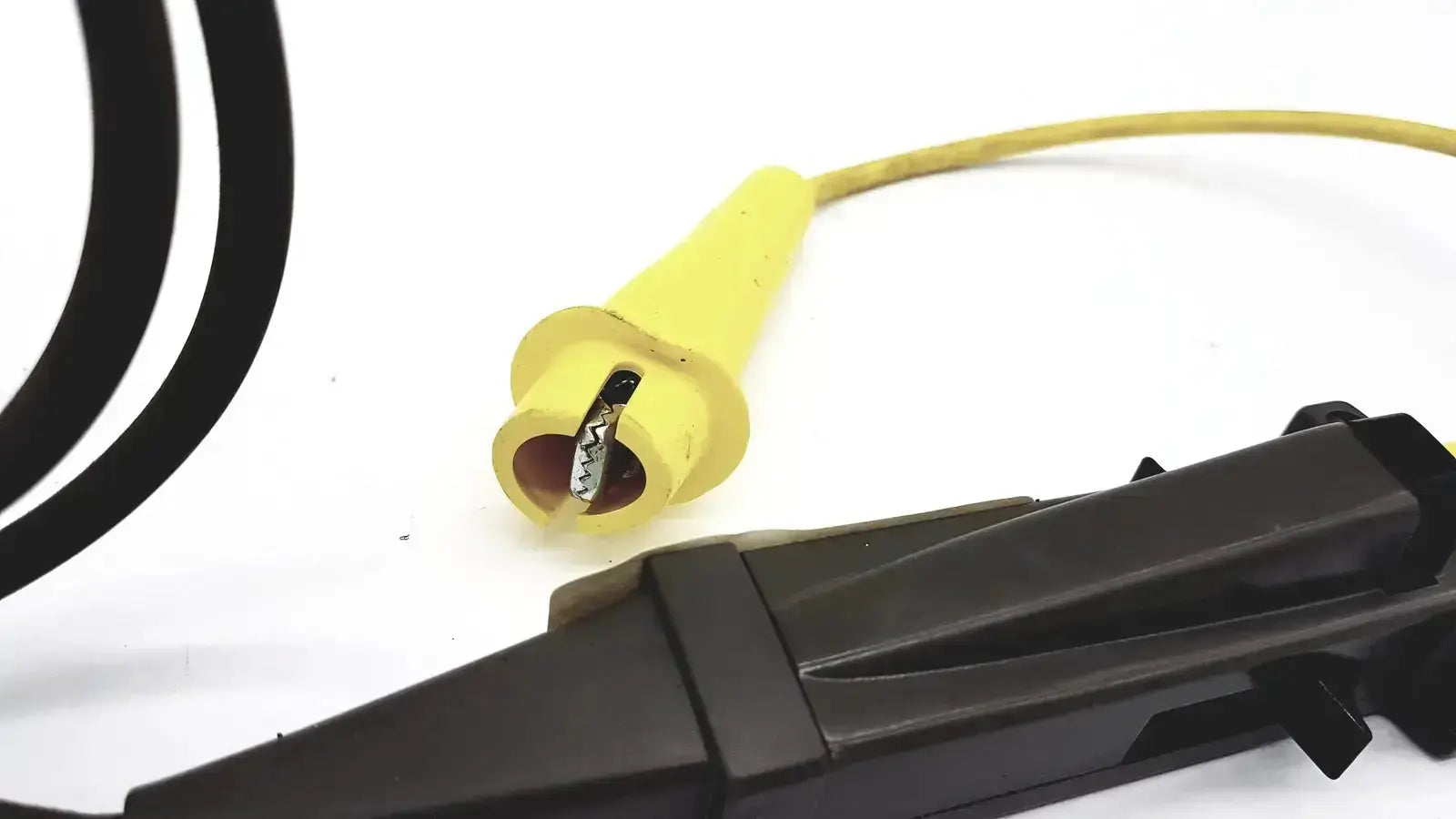Tektronix 3000 Volts Peak Max (2100 Volts RMS Max) - Untested Test Equipment Accessory, as-is (for parts) product photo 6
