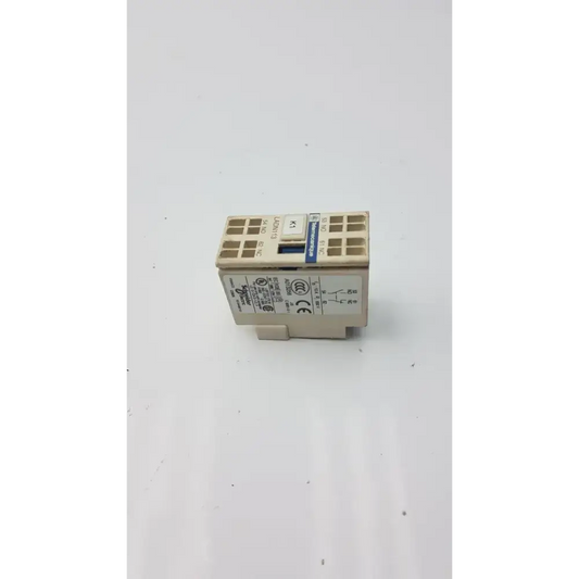 Schneider Electric Telemecanique Schneider Electric A013256 Auxiliary Switch Block Auxiliary Switch Block, second-hand product photo 2