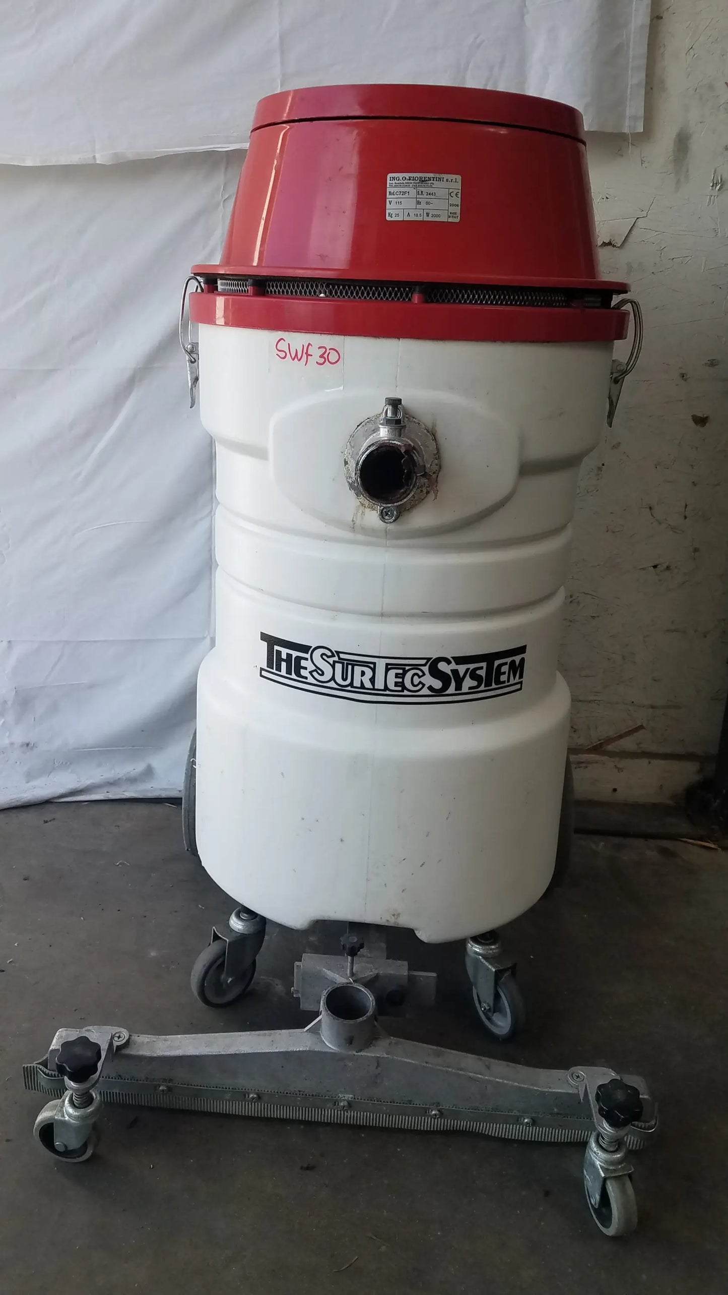 Red and white surtec system c72f1 industrial wet dry vacuum cleaner 115v for versatile wet dry use