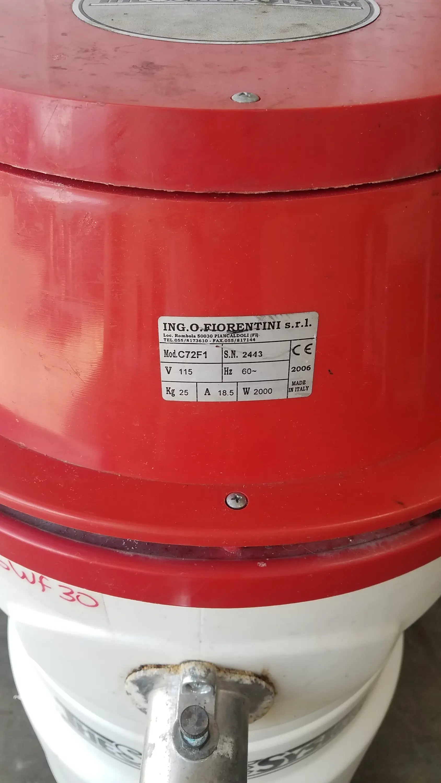 The Surtec System c72f1 red and white wet dry vacuum cleaner with metallic label for wet dry and dry vacuum use
