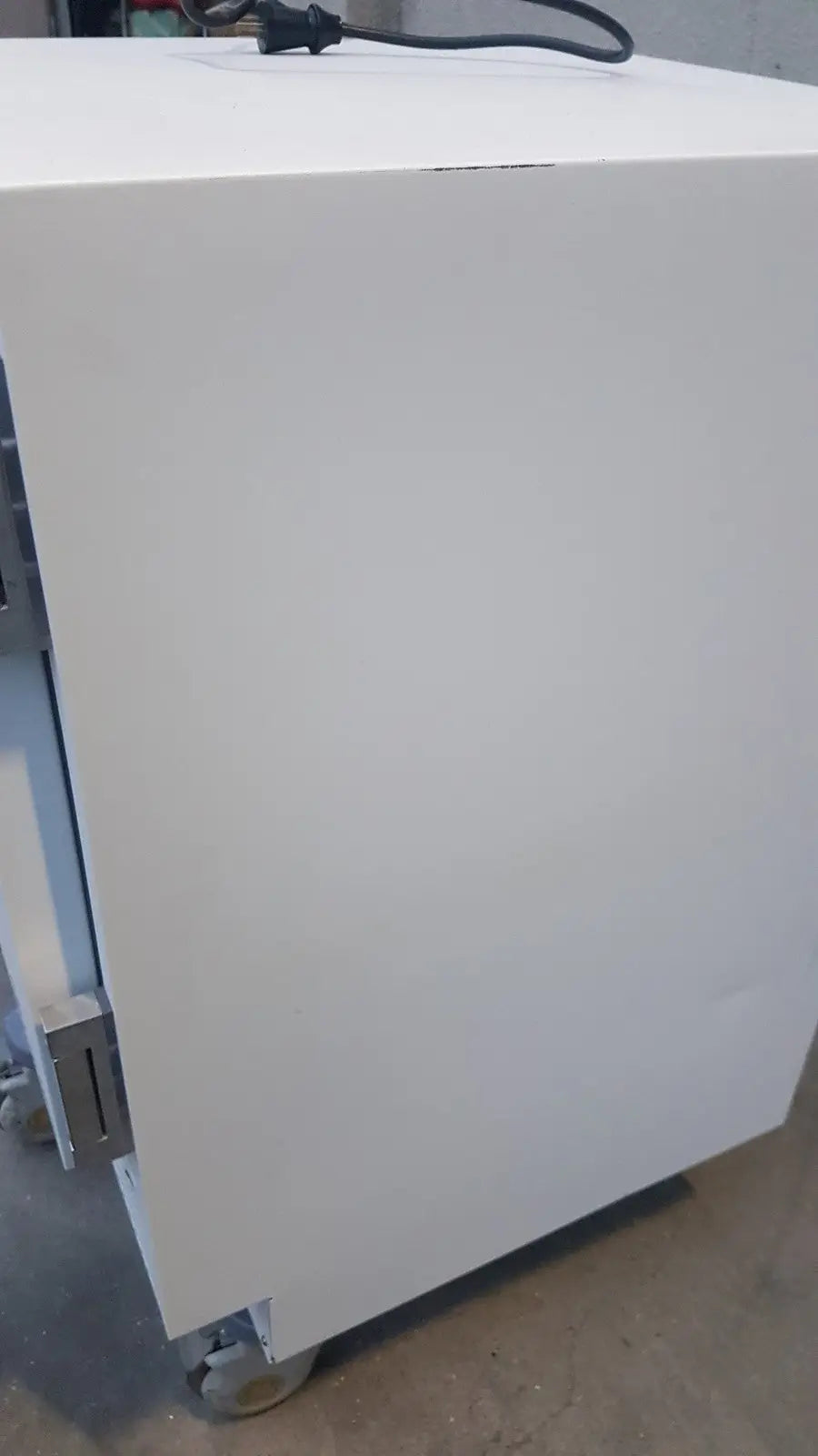 Thermo Scientific Thermo fisher Scientific MR05 Series Undercounter Lab Refrigerator Laboratory Refrigerator, second-hand product photo 3