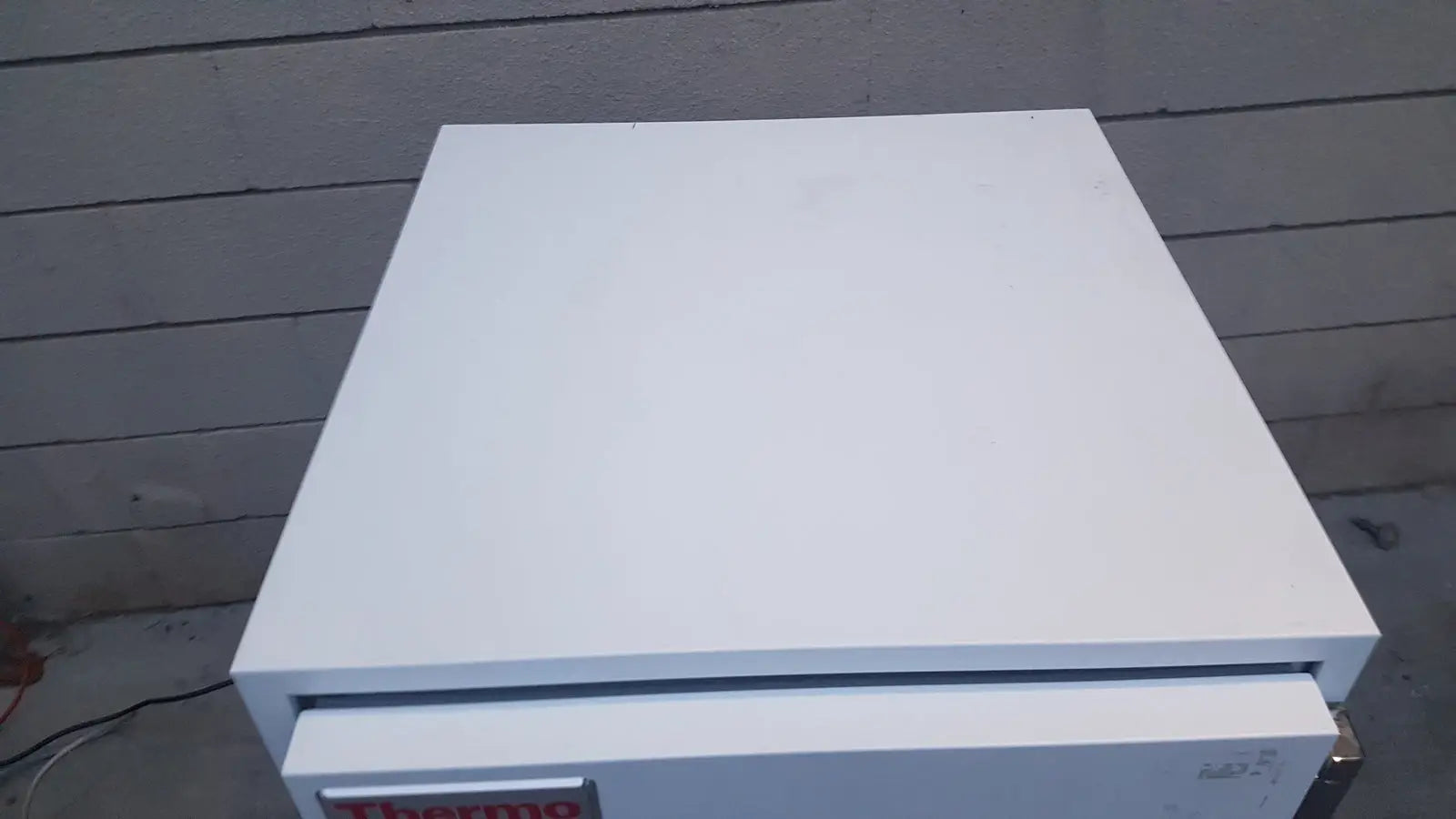 Thermo Scientific Thermo fisher Scientific MR05 Series Undercounter Lab Refrigerator Laboratory Refrigerator, second-hand product photo 2