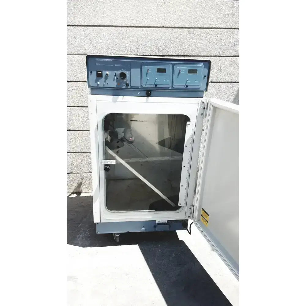 Thermo Forma Scientific Thermo Forma 3110 Water-Jacketed Laboratory Incubator Laboratory Incubator, second-hand product photo 5