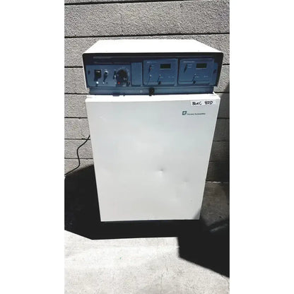 Thermo Forma Scientific Thermo Forma 3110 Water-Jacketed Laboratory Incubator Laboratory Incubator, second-hand product photo 1