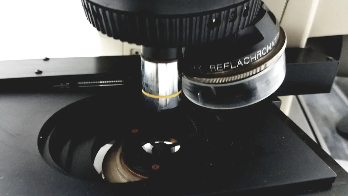 Black microscope objective lens with silver metallic ring engraved reflachromat for thermo nicolet continuum infrared microscope