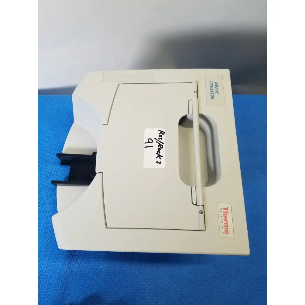 Beige plastic thermo nicolet smart collector instrument with handle and labeled sticker model 0031-999 for diffuse reflectance ftir