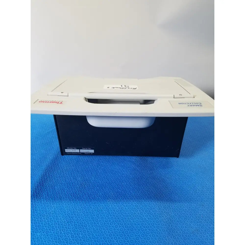 White plastic thermo nicolet smart collector diffuse reflectance ftir accessory with black base model 108-396