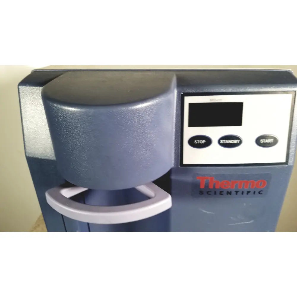 Blue thermo scientific easypure ii d7401 lab grade water filter system with digital display and control buttons