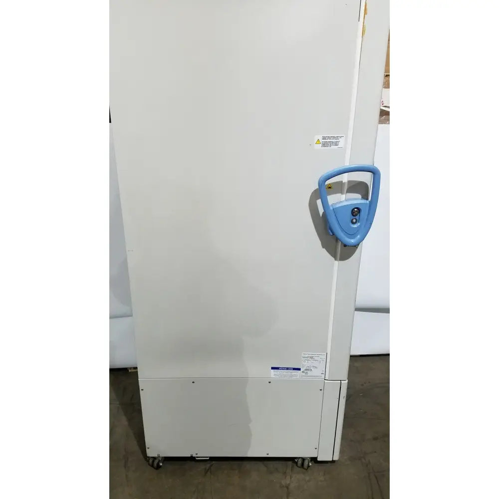 White thermo scientific forma ultra-low temperature freezer with blue handle and lock for laboratory use