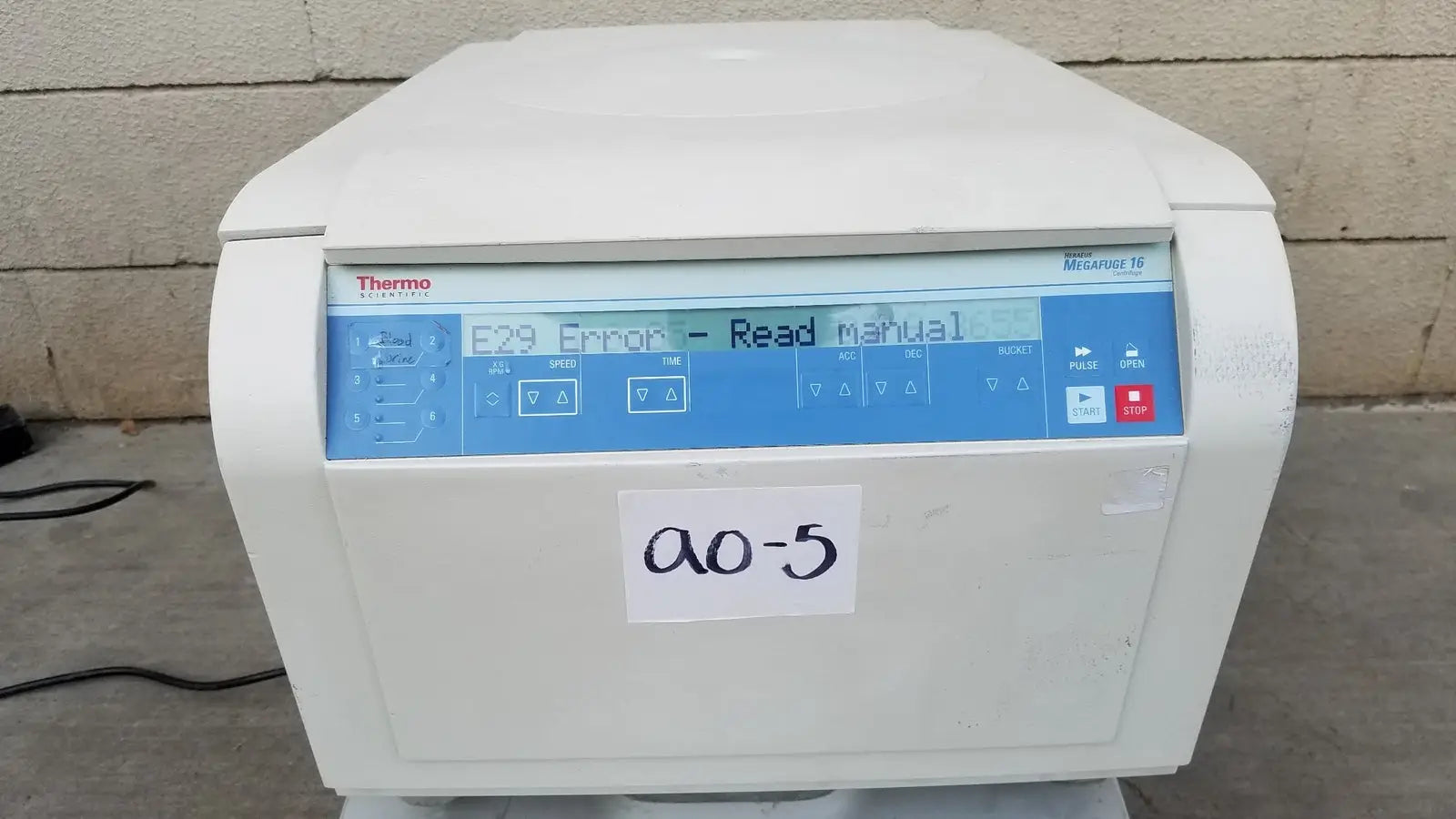 Reuse Medical Thermo Scientific Heraeus Megafuge 16 Centrifuge Centrifuges, second-hand product photo 1