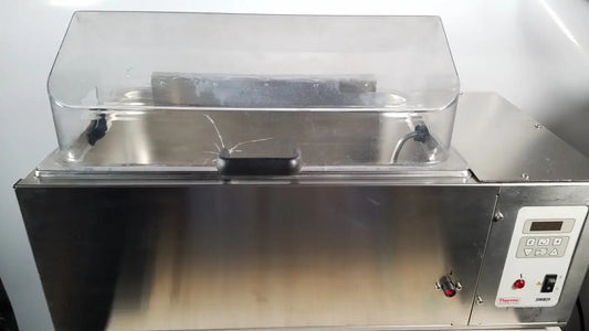 Reuse Medical Thermo Scientific SWB25 Digital Shaker Water Bath Water Baths, Circulators & Chillers, second-hand product photo 1