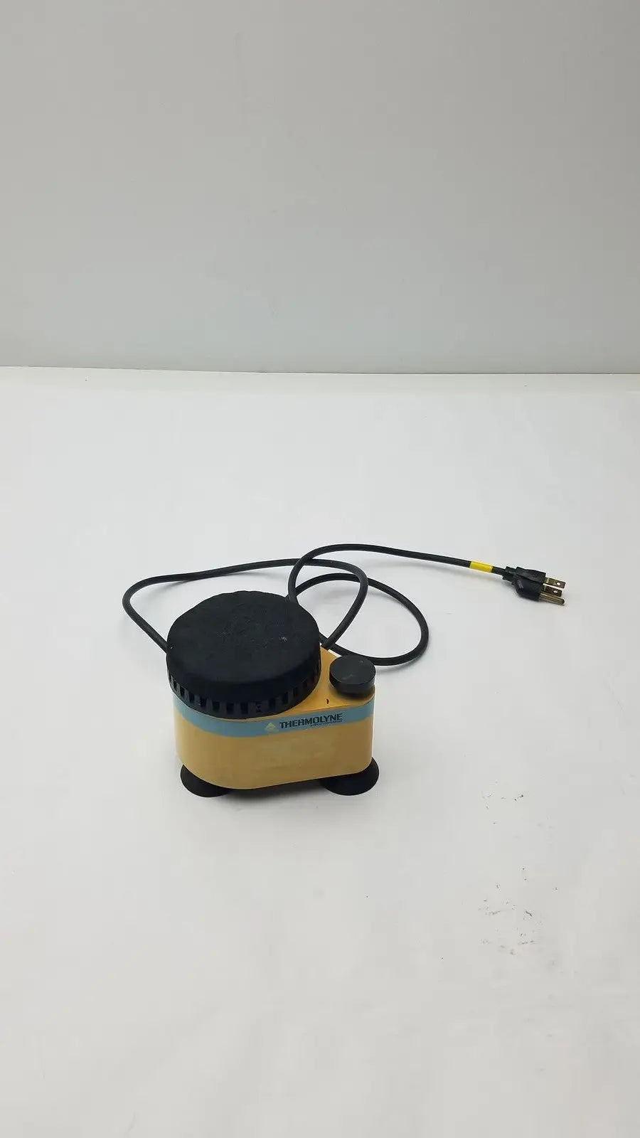 Thermolyne Maxi Mix Mixer Model M-16715 Series 241 120VAC 0.5A Vortex Mixer, new product photo 2