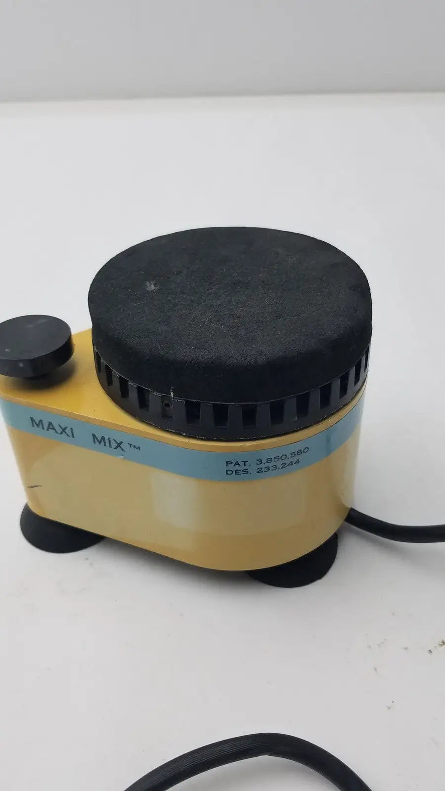 Thermolyne Maxi Mix Mixer Model M-16715 Series 241 120VAC 0.5A Vortex Mixer, second-hand product photo 4