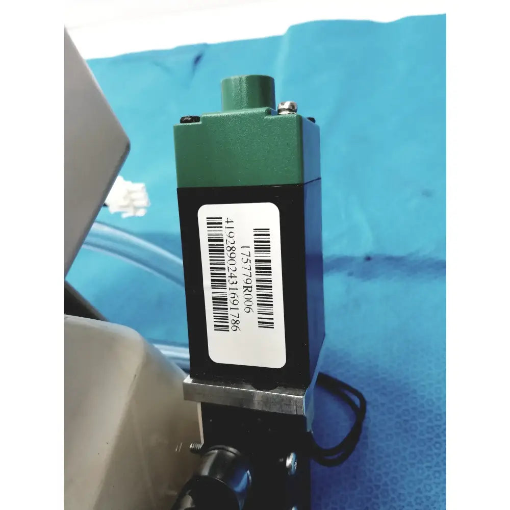 Thomas YP70VC/120 Oil-less Linear Diaphragm Compressor Oil-less Linear Diaphragm Compressor, second-hand product photo 10