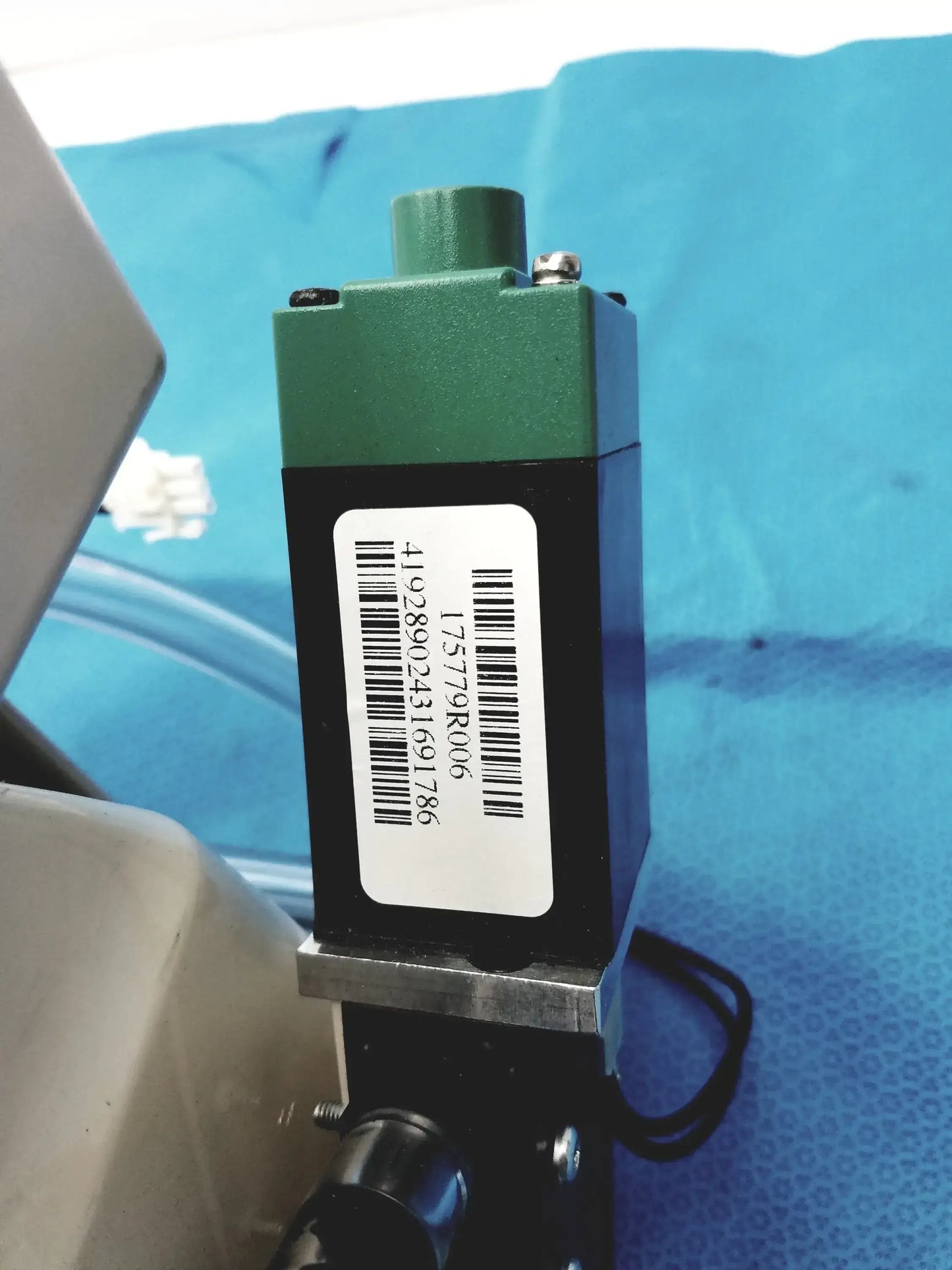 Thomas YP70VC/120 Oil-less Linear Diaphragm Compressor Oil-less Linear Diaphragm Compressor, second-hand product photo 10