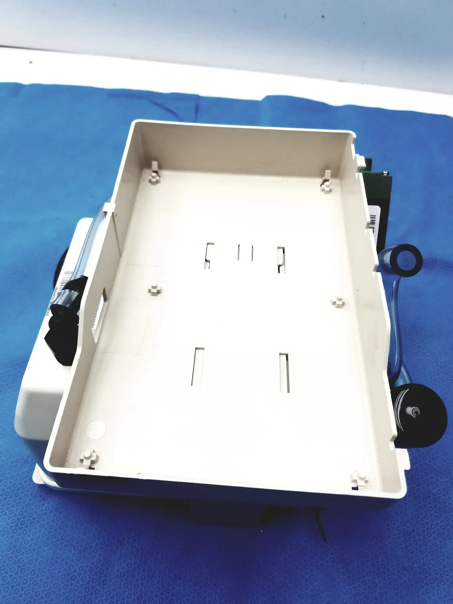 Thomas YP70VC/120 Oil-less Linear Diaphragm Compressor Oil-less Linear Diaphragm Compressor, second-hand product photo 12