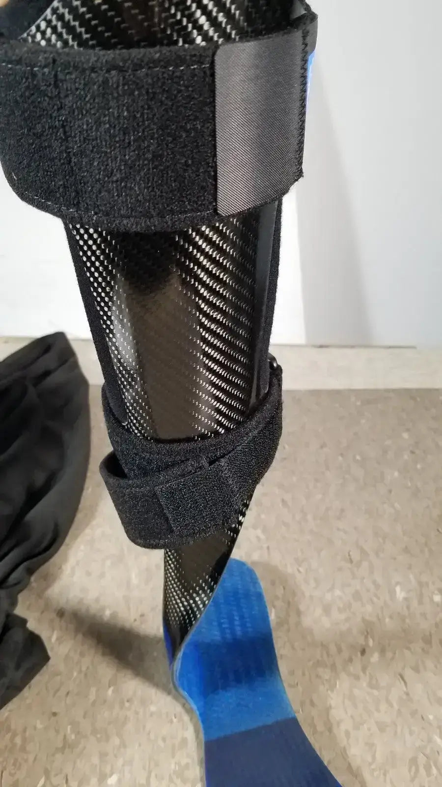 Thuasne SpryStep Carbon Fiber AFO Orthotic Right Foot Drop Brace, Small Ankle-Foot Orthosis (AFO), second-hand product photo 13