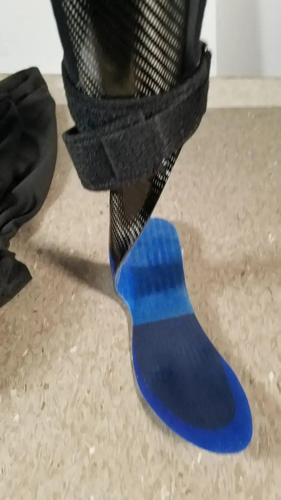 Thuasne SpryStep Carbon Fiber AFO Orthotic Right Foot Drop Brace, Small Ankle-Foot Orthosis (AFO), second-hand product photo 12