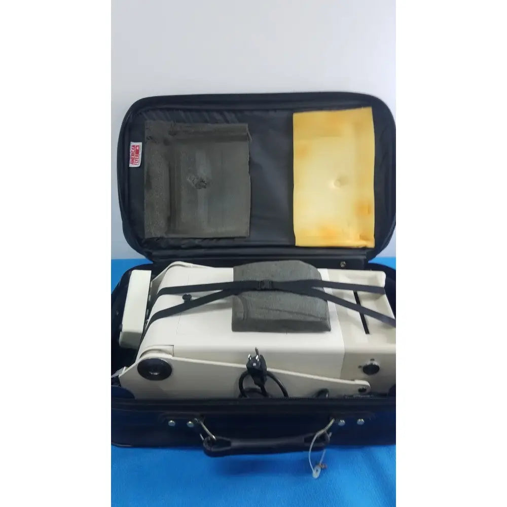 Reuse Medical Titmus 2S Vision Screener Tester With Accessories And Bag Other Medical & Lab Equipment, second-hand product photo 1