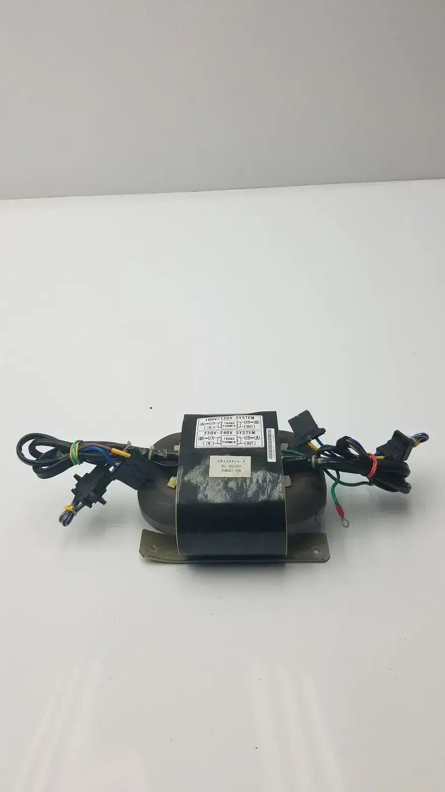 Tohsei Ind 3H30015-0 Transformer, 220V-240V System Transformer, second-hand product photo 2