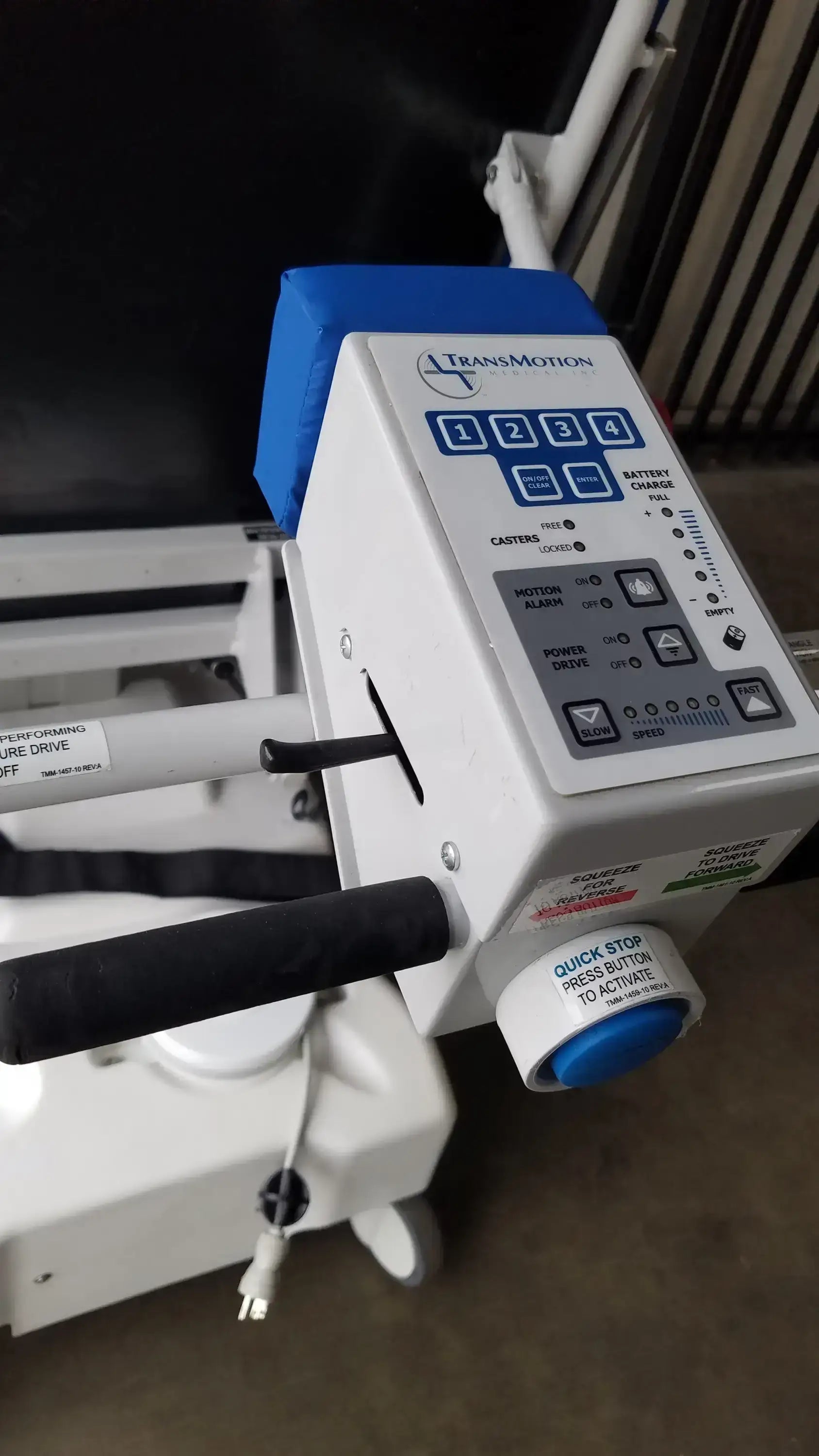 Reuse Medical Equipment TransMotion TMM6 Power Drive Stretcher Chair Powered Examination Chairs, as-is (for parts) product photo 9