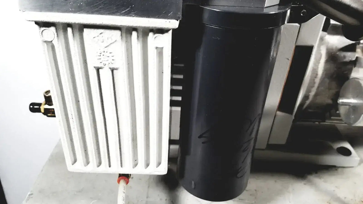 Carl Zeiss Trivac Leybold D16B Rotary Vane Vacuum Pump Rotary Vane Vacuum Pump, as-is (for parts) product photo 15
