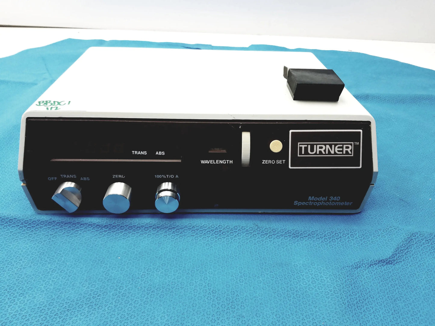 Turner Model 340 Spectrophotometer Spectrophotometer, second-hand product photo 1