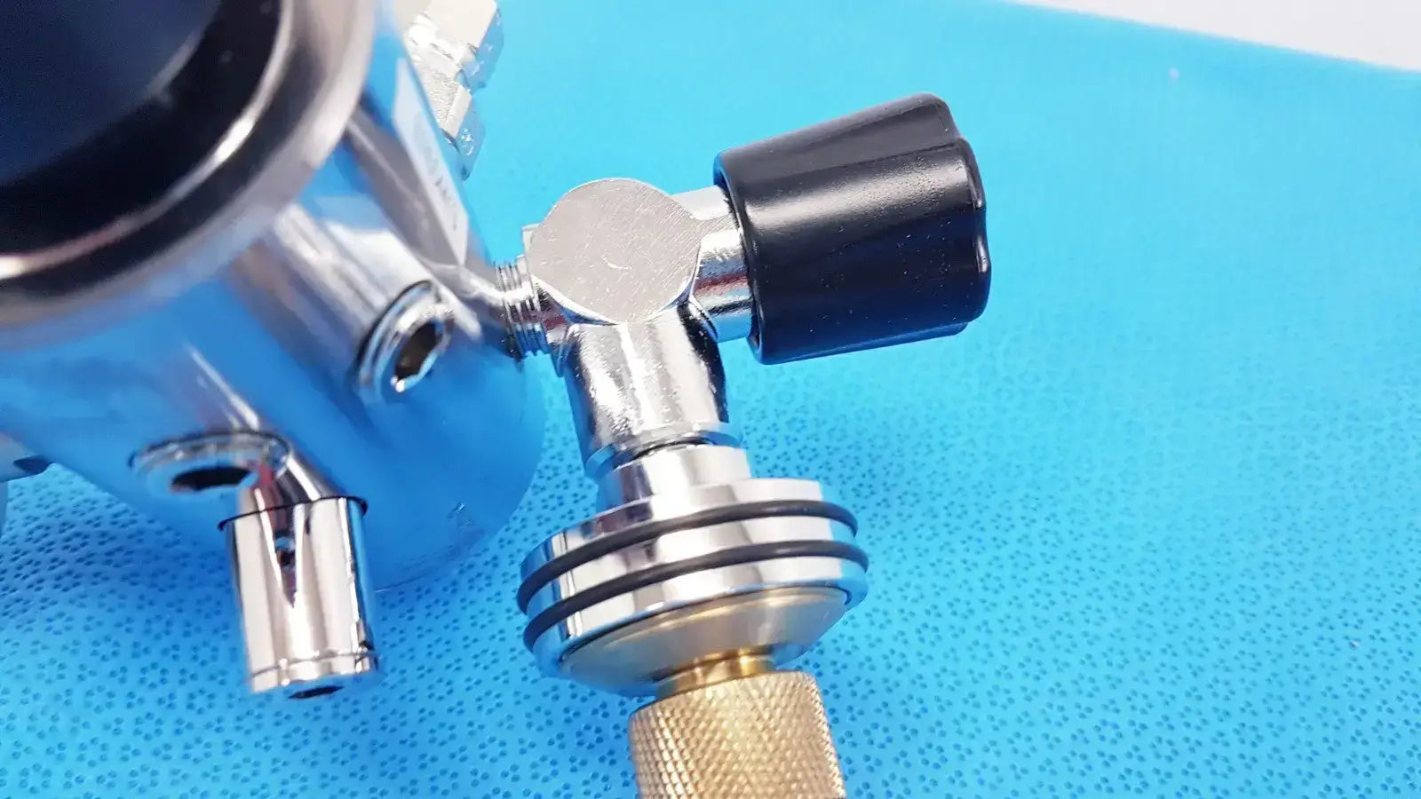 Generic Two-Stage Regulator for High Purity Gases – Model 7815-12/R Two-Stage Gas Regulator, second-hand product photo 2