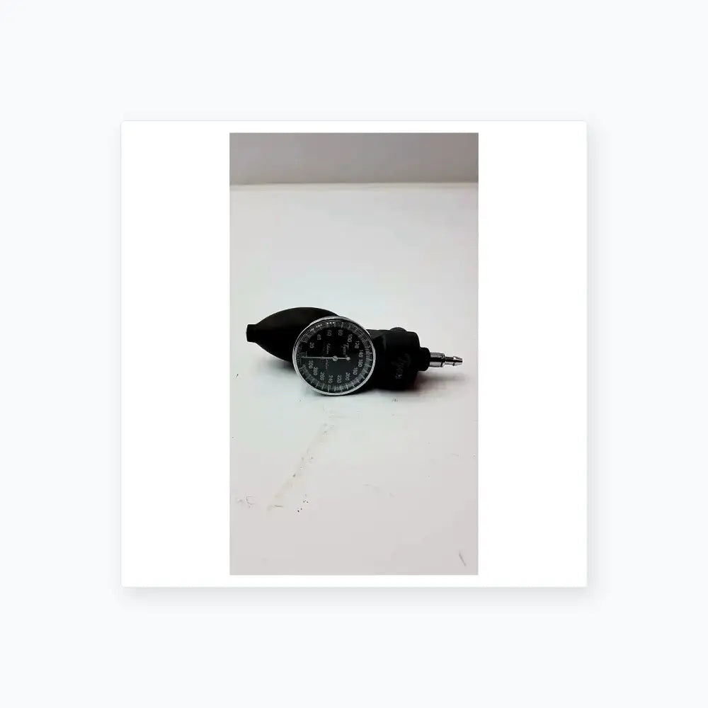 Welch Allyn Tycos Hand Aneroid Gauge Lifetime Certified Sphygmomanometer Gauge, second-hand product photo 2