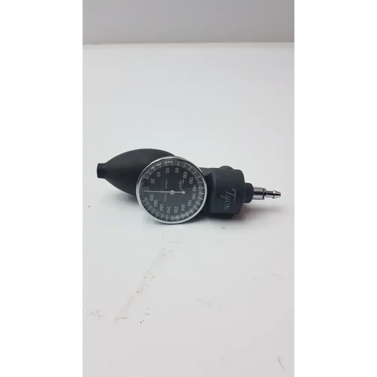 Welch Allyn Tycos Hand Aneroid Gauge Lifetime Certified Sphygmomanometer Gauge, second-hand product photo 2