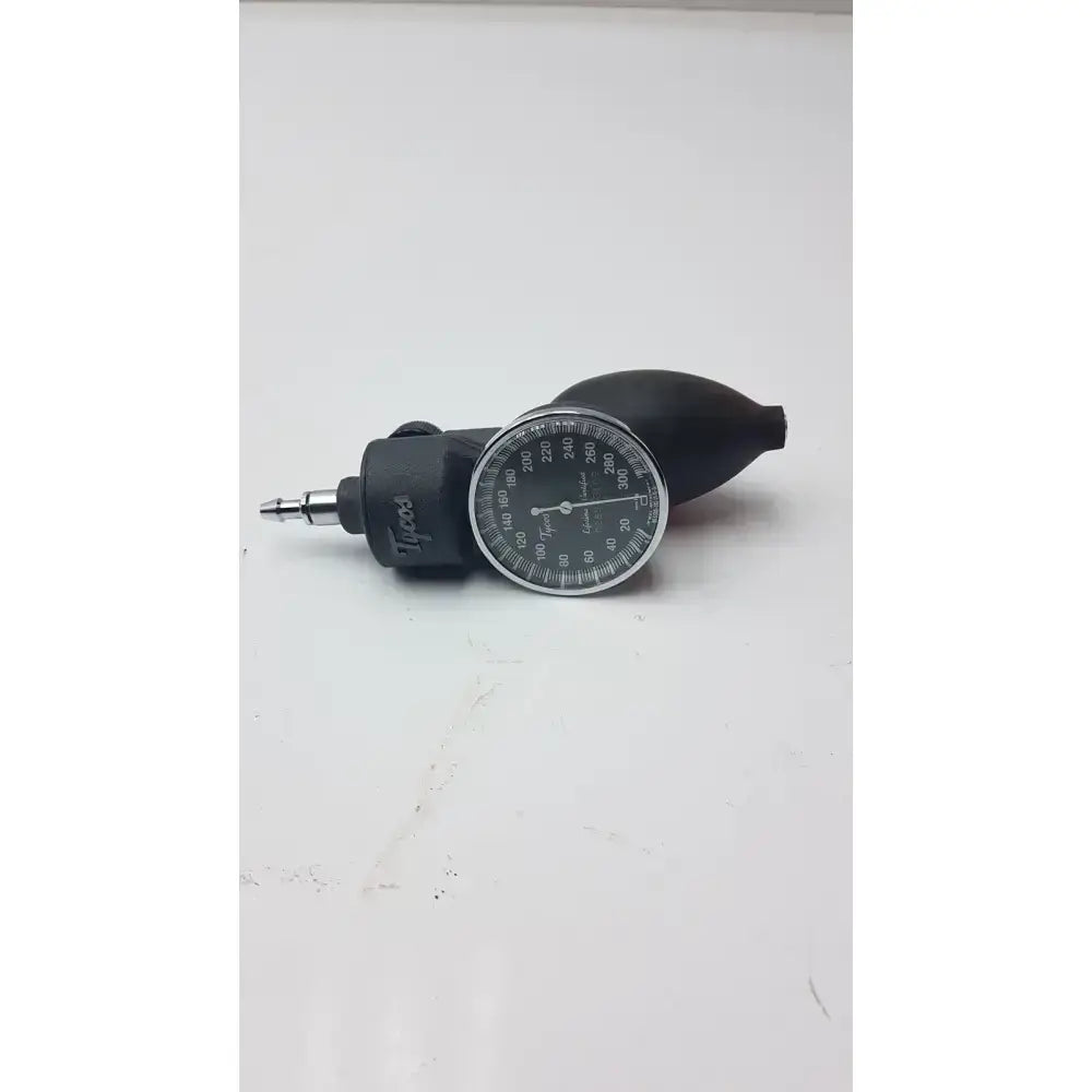 Welch Allyn Tycos Hand Aneroid Gauge Lifetime Certified Sphygmomanometer Gauge, second-hand product photo 1