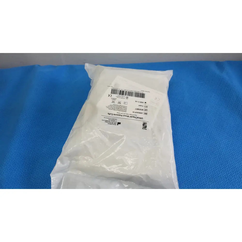 Ultracheck blood pressure cuff adult single tube with hp fitting in white sterile surgical pack with würzburg cuff