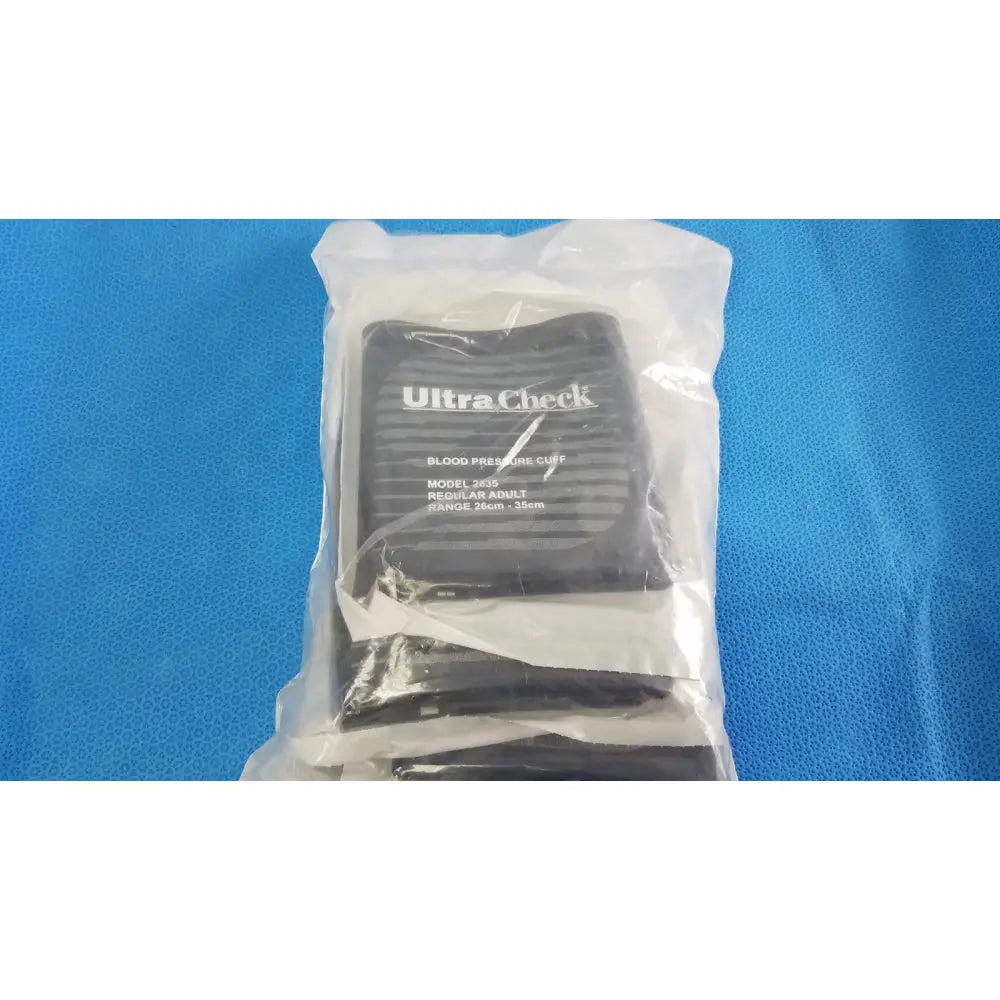 Black ultracheck blood pressure cuff model 2638 for regular adults with 26 to 35 cm range and hp fitting