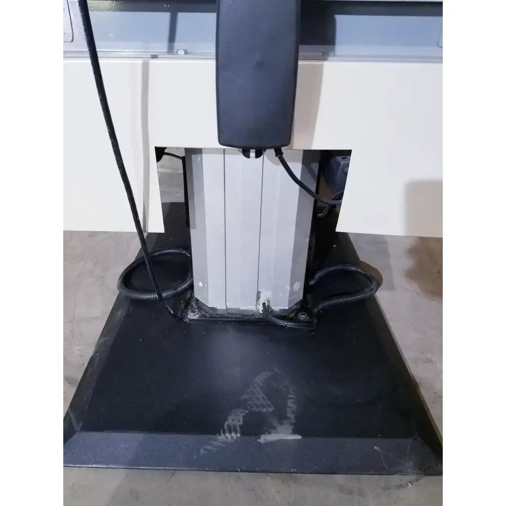 UMF 5020 Economy Power Procedure Chair, Hand Control Power Procedure Chair, second-hand product photo 3
