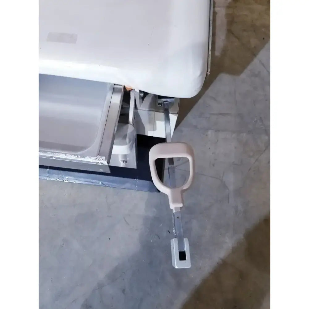 UMF 5020 Economy Power Procedure Chair, Hand Control Power Procedure Chair, second-hand product photo 9