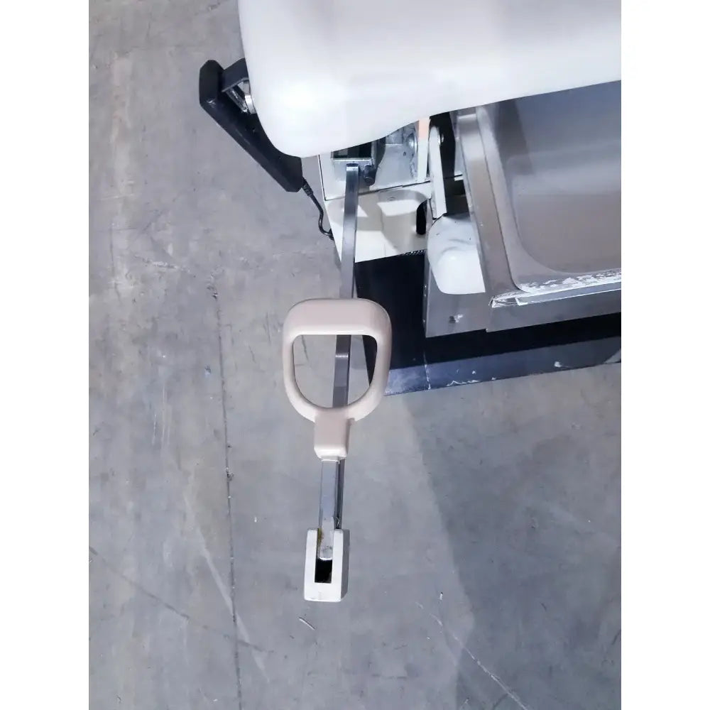 UMF 5020 Economy Power Procedure Chair, Hand Control Power Procedure Chair, second-hand product photo 8